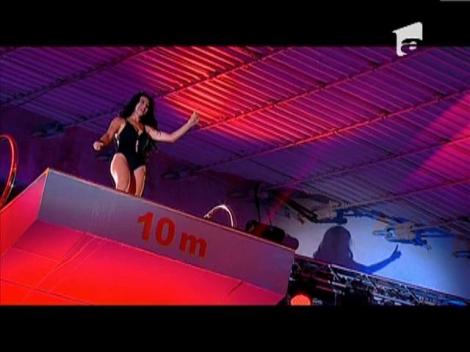 Silvia de la Vegas i-a uimit pe jurati cu saritura ei de la zece metri!