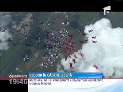 O "floare" cu 101 petale a inflorit deasupra unui oras din Rusia! 