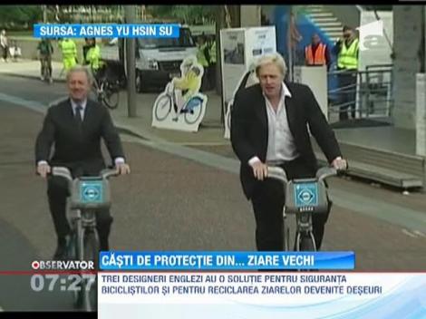 Casti de protectie pentru biciclisti, confectionate din ziare vechi