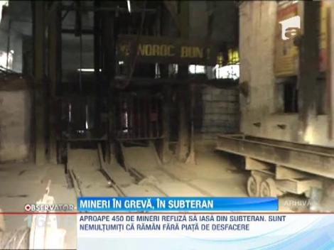 450 de mineri din Valea Jiului s-au blocat in subteran
