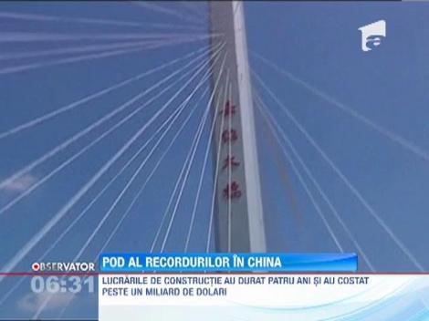 Un nou RECORD pentru China: Cel mai lung pod suspendat din lume a fost deschis