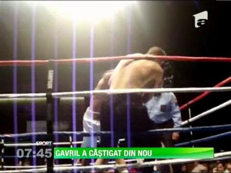 5 din 5! Pugilistul roman Ronald Gavril l-a facut knockout pe americanul Jas Phipps