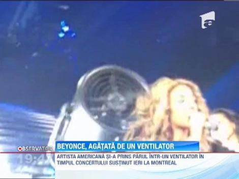 Beyonce a fost la un pas sa ramana fara podoaba capilara, in timpul unui concert