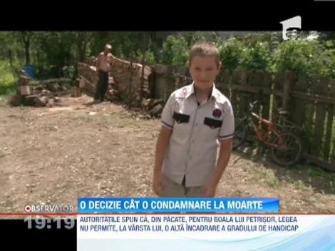 Are 18 ani si cantareste doar 36 de kilograme, dar pentru medici este apt de munca