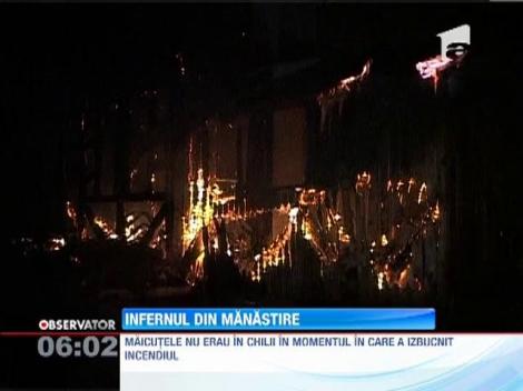 Manastirea Varzaresti din judetul Vrancea a fost mistuita de flacari