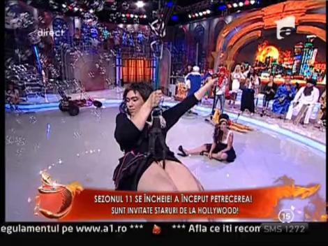 Ioana Tufaru se da cu tiroliana