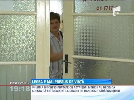 Baiatul de 18 ani care arata ca un pusti de 8, ignorat de sistemul medical