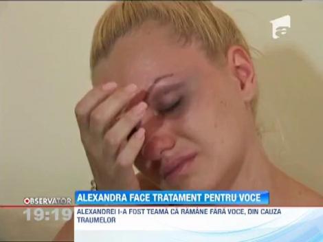 Alexandra Stan face tratament pentru voce