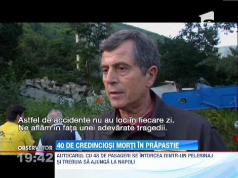 40 de credinciosi au murit dupa ce autocarul in care se intorceau dintr-un pelerinaj a cazut intr-o prapastie