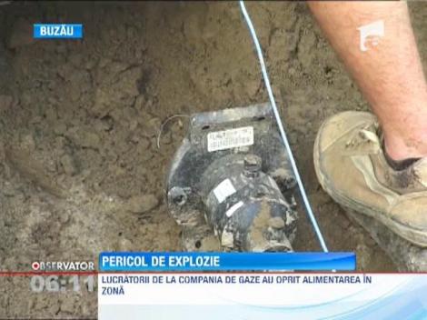 Panica pe o strada din Buzau! Mai multi muncitori au rupt din greseala o conducta magistrala de gaze