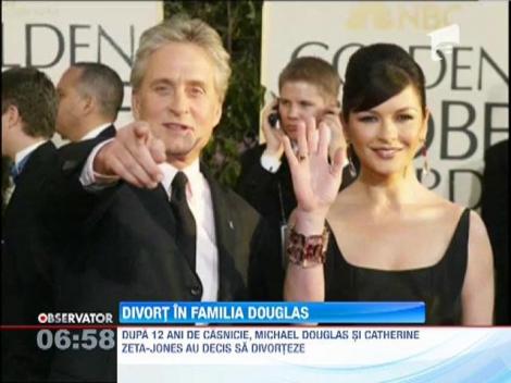 12 ani de casnicie se duc pe apa sambetei. Catherine Zeta-Jones si Michael Douglas divorteaza!