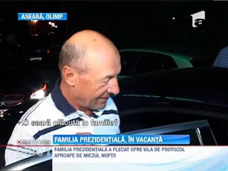 Traian Basescu a petrecut cu familia in statiunea Olimp