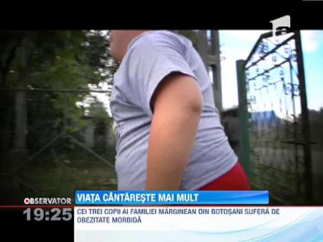 Trei frati care sufera de obezitate risca sa aiba soarta lui Alexandru, copilul urias din Dolj