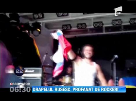Drapelul rusesc, profanat de o trupa punk-rock din SUA