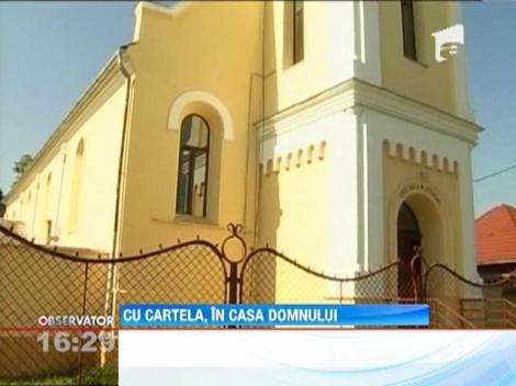 Acces pe baza cartelei, intr-un cimitir din judetul Brasov