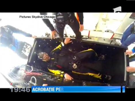 Un cascador american incatusat s-a eliberat dintr-o cutie aflata in cadere de la 4.500 de metri altitudine