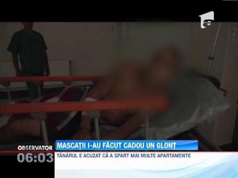 Ca sa nu fie prins de mascati, un tanar dat in urmarire a sarit de la etajul trei