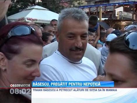 Traian Basescu, pregatit pentru nepotica