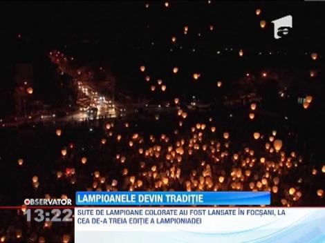 Sute de lampioane s-au inaltat in Focsani
