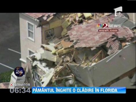 Un complex rezidential din Florida a fost inghitit de pamant