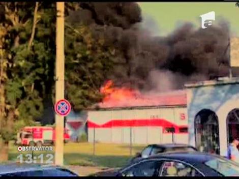Slatina: Un incendiu a cuprins fabrica de vopseluri de la iesirea din localitate