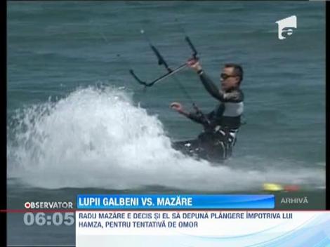 Sute de fani ai Petrolului au protestat impotriva lui Radu Mazare in fata primariei din oras