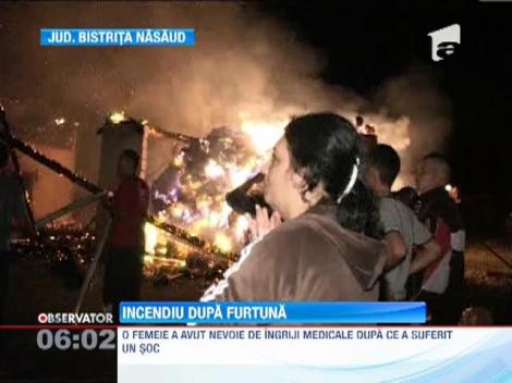 Un incendiu violent a mistuit doua gospodarii din judetul Bistrita-Nasaud