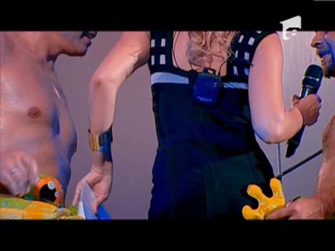 Si umorul poate fi sincron: Jean de la Craiova si Cosmin Selesi s-au aruncat in cap, de la 5 metri