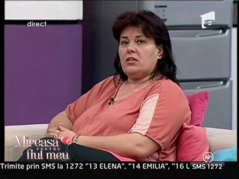 Prin intermediul unei sustinatoare, Lorena a vorbit la telefon cu sora ei!