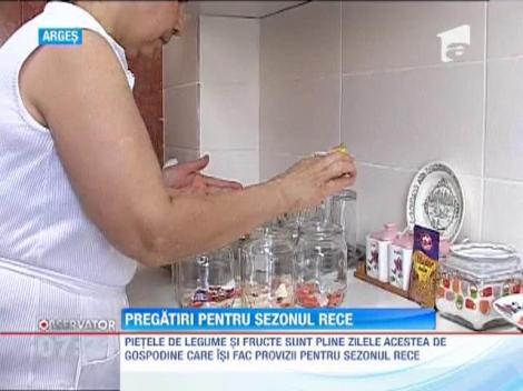 Gospodinele au iesit la cumparaturi pentru proviziile pentru iarna