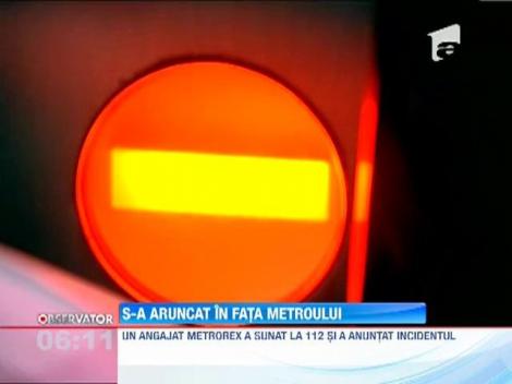 O femeie s-a aruncat in fata metroului la statia Piata Unirii