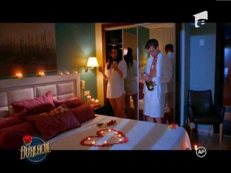 Paula, cu ochii in lacrimi. Alexandra, cu distractia