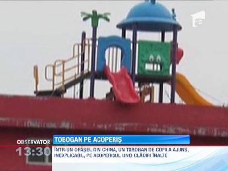 China: Un tobogan a ajuns pe acoperisul unei cladiri inalte