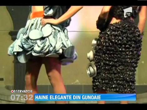 VIDEO! Nu e gluma! Se poarta gunoaiele: Colectie de haine din ambalaje si cauciuc