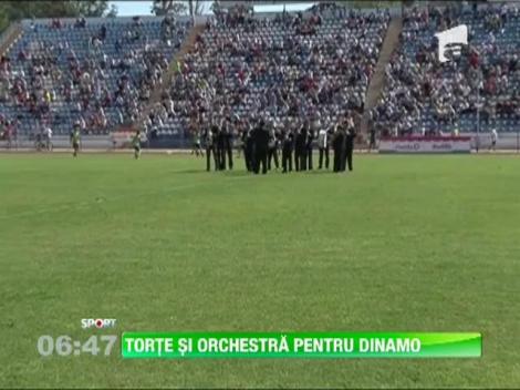 "Cainii" au fost primit cu fanfara si torte, la Valcea