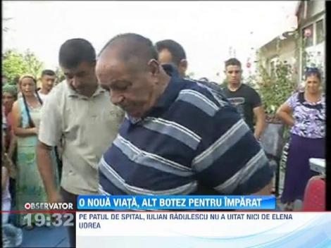 Iulian Radulescu, autoproclamatul imparat al rromilor, a tinut o conferinta de presa