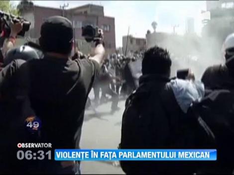 Violente in fata parlamentului mexican