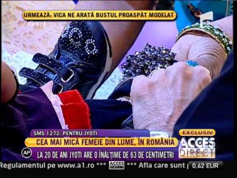 VIDEO! Mihai Albu a creat prima pereche de pantofi cu toc pentru cea mai mica femeie din lume