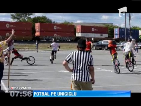 VIDEO! Fotbal american pe uniciclu!