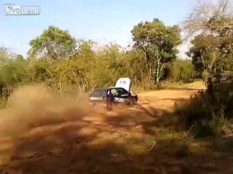 VIDEO: Un altfel de service! Cum se verifica acceleratia in timpul unei curse de raliuri din Argentina