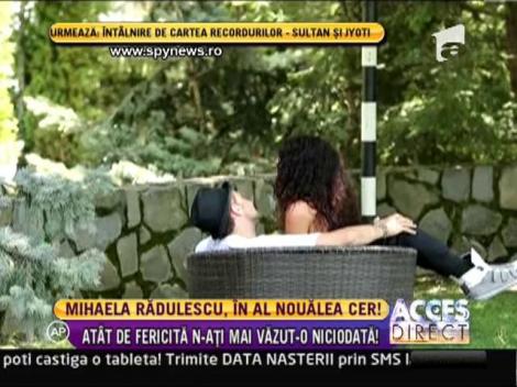 Mihaela Radulescu si Dani Otil, surprinsi intr-o ipostaza foarte romantica
