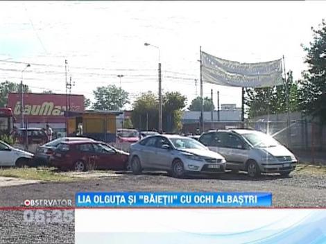 Masina specifica SRI din fata primariei Craiova ii apartine, de fapt, unui primar PDL