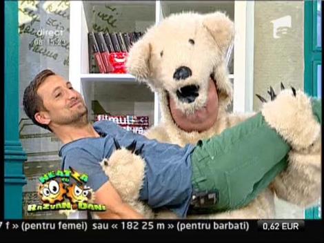 Dani Otil s-a intalnit iar cu ursul, in platoul de la Neatza!