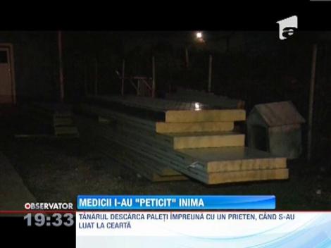 Medicii i-au "peticit" inima, dupa ce a primit o lovitura de cutit