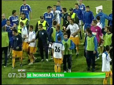 Oltenii au sarit la bataie la finalul partidei dintre cele doua Craiove