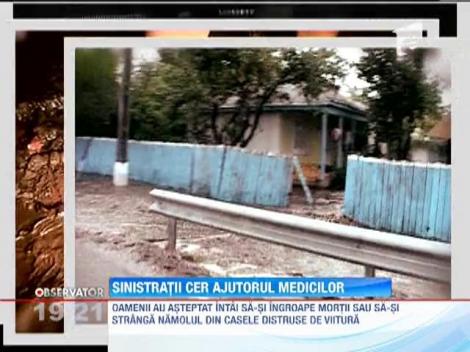 Parintii fetitei ucisa de viitura au ajuns la spital cu atac de panica