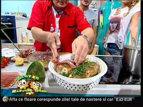 Neatza! Reteta lui Vladutz:  File de porc "imbratisat" cu verdeturi