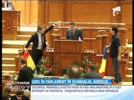 Premierul Victor Ponta, intrerupt in Parlament