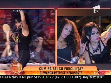 DJ Wanda petrece nebuneste! A urcat cu polonicul pe scena, in Londra!