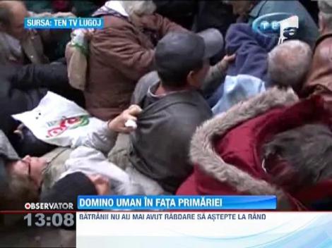 Zeci de pensionari, din Lugoj, s-au imbulzit sa prinda bilete la "Balul seniorilor"